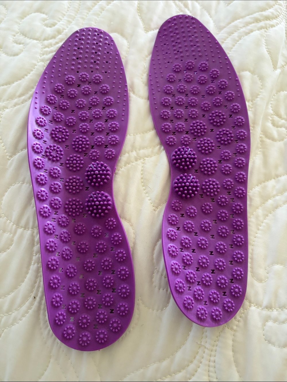 Zuki Futzuki Women’s Massaging Insoles NWT